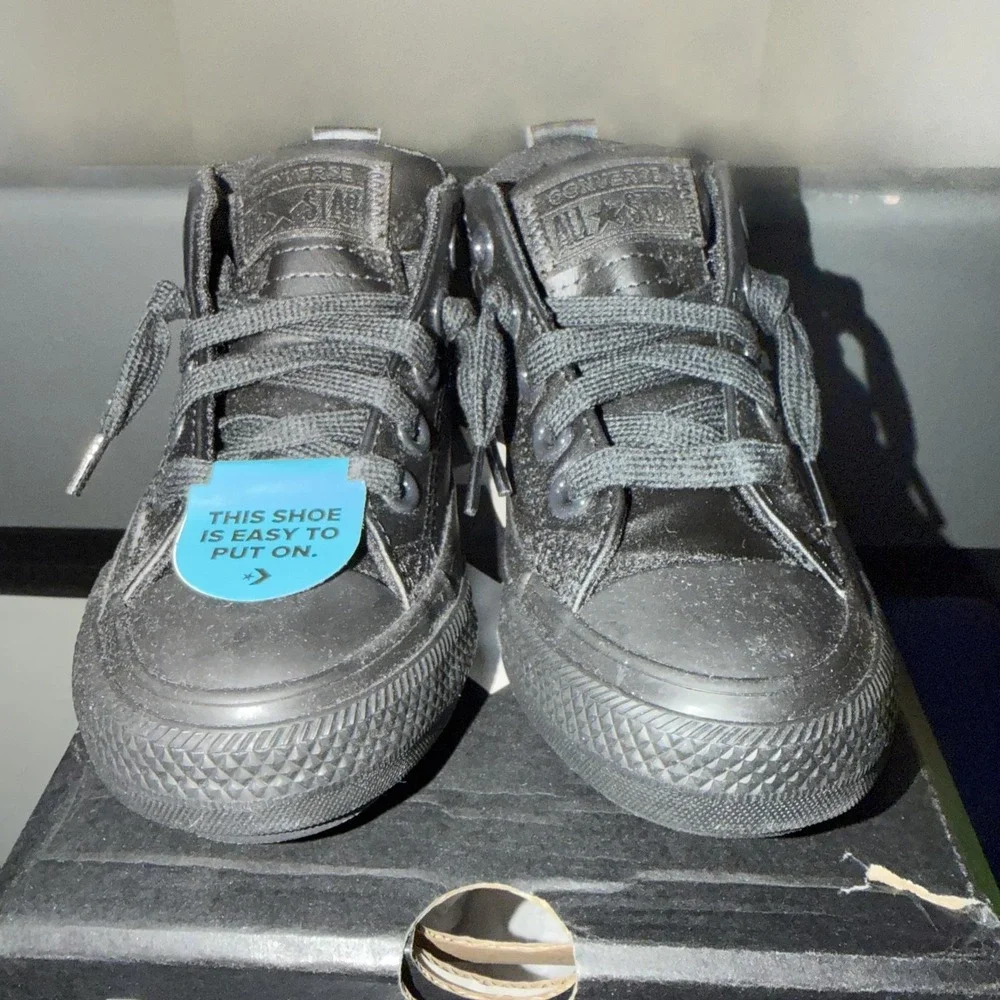 Converse Shoes Kids Size 11 Black Chuck Taylor All Star High Top Leather Easy On